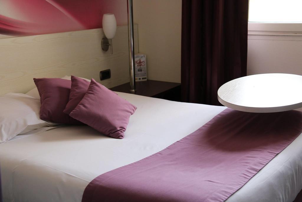 Kyriad Hotel La Fleche Ngoại thất bức ảnh